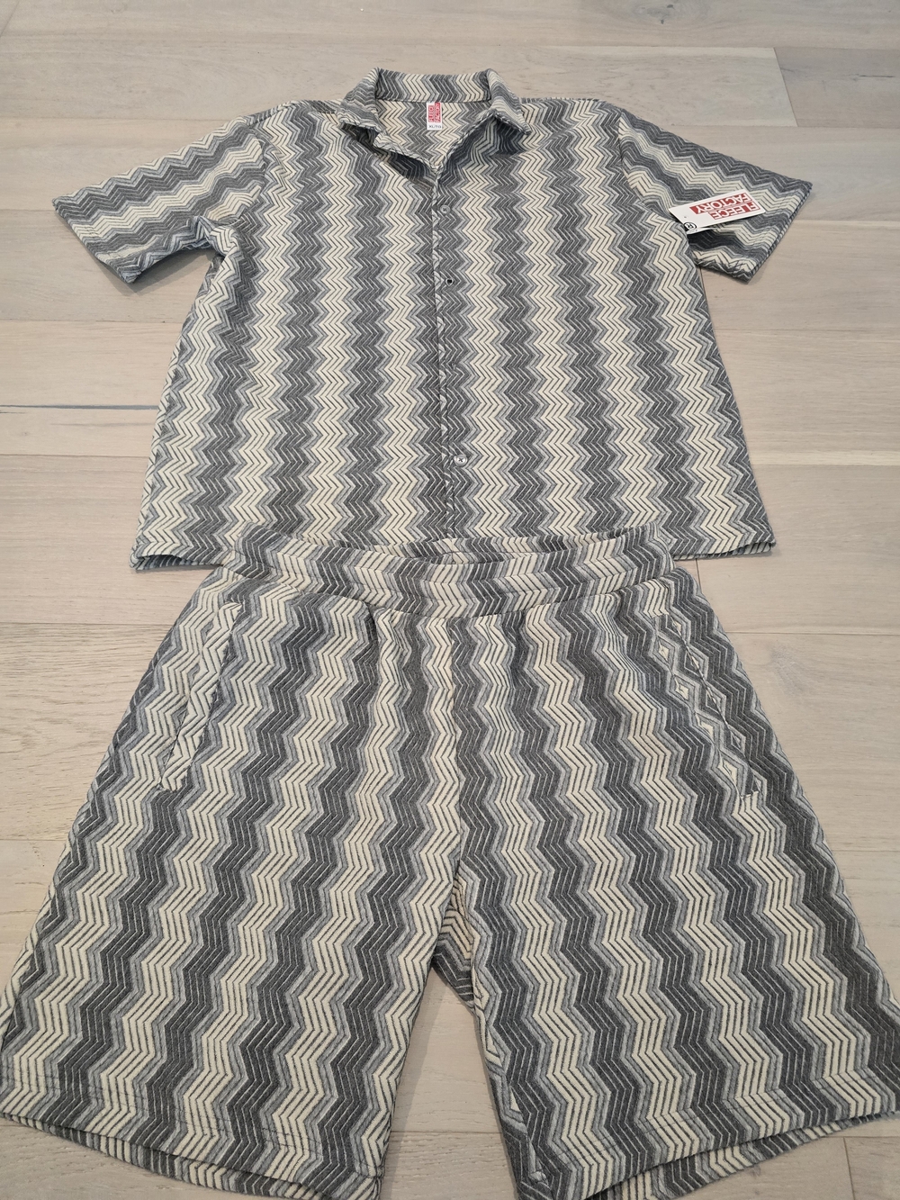 Fleece Factory Mens Short Sleeve And Shorts Set - Gray & Cream
